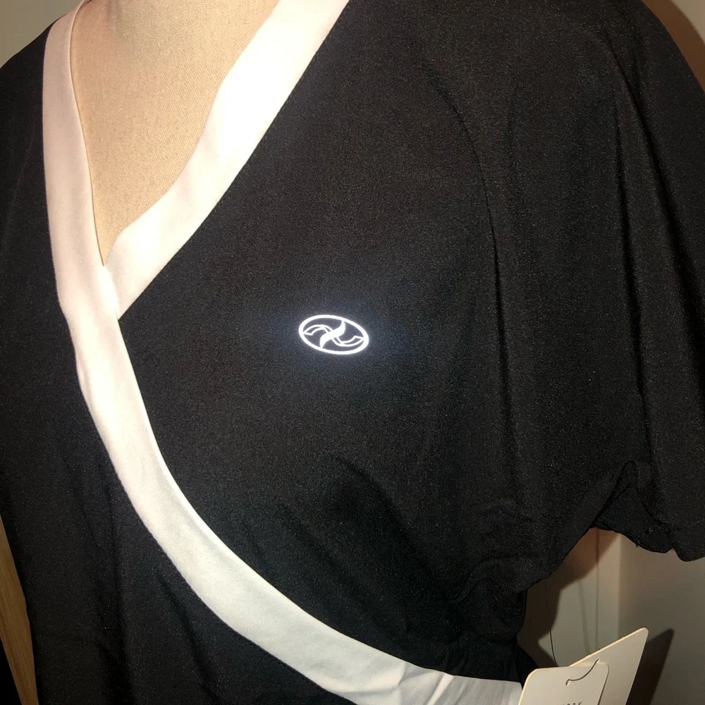 +MEDics New York Laundry Size S Womens Black 4 Way Stretch Scrub Top $42 - Picture 2 of 5